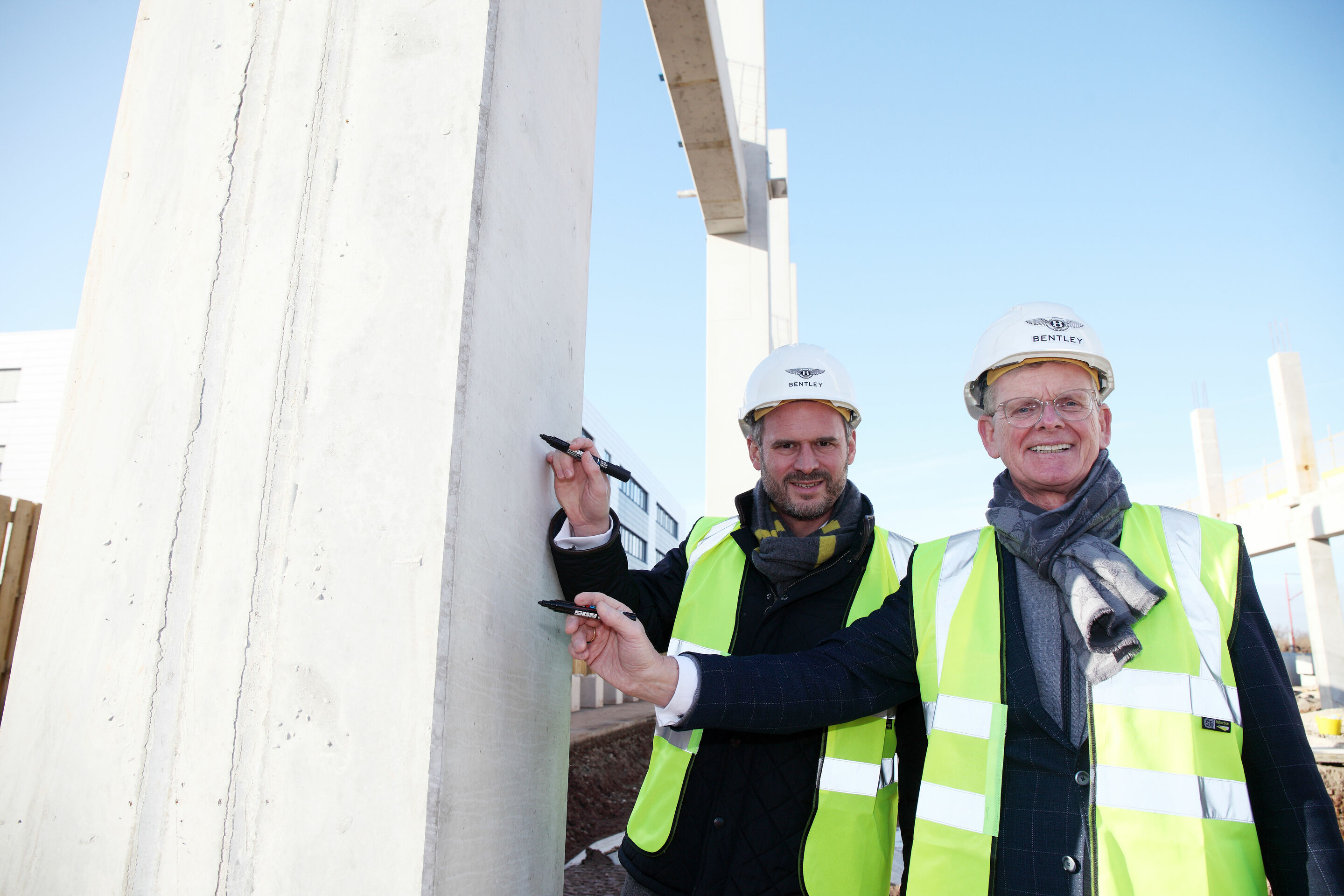 Bentley breaks ground on new Launch Quality Centre and Engineering Technical Centre - To mark the occasion, Peter Bosch, Member of the Board for Manufacturing and Dr. Matthias Rabe, Member of the Board for R&D, signed a key structural column of the new...