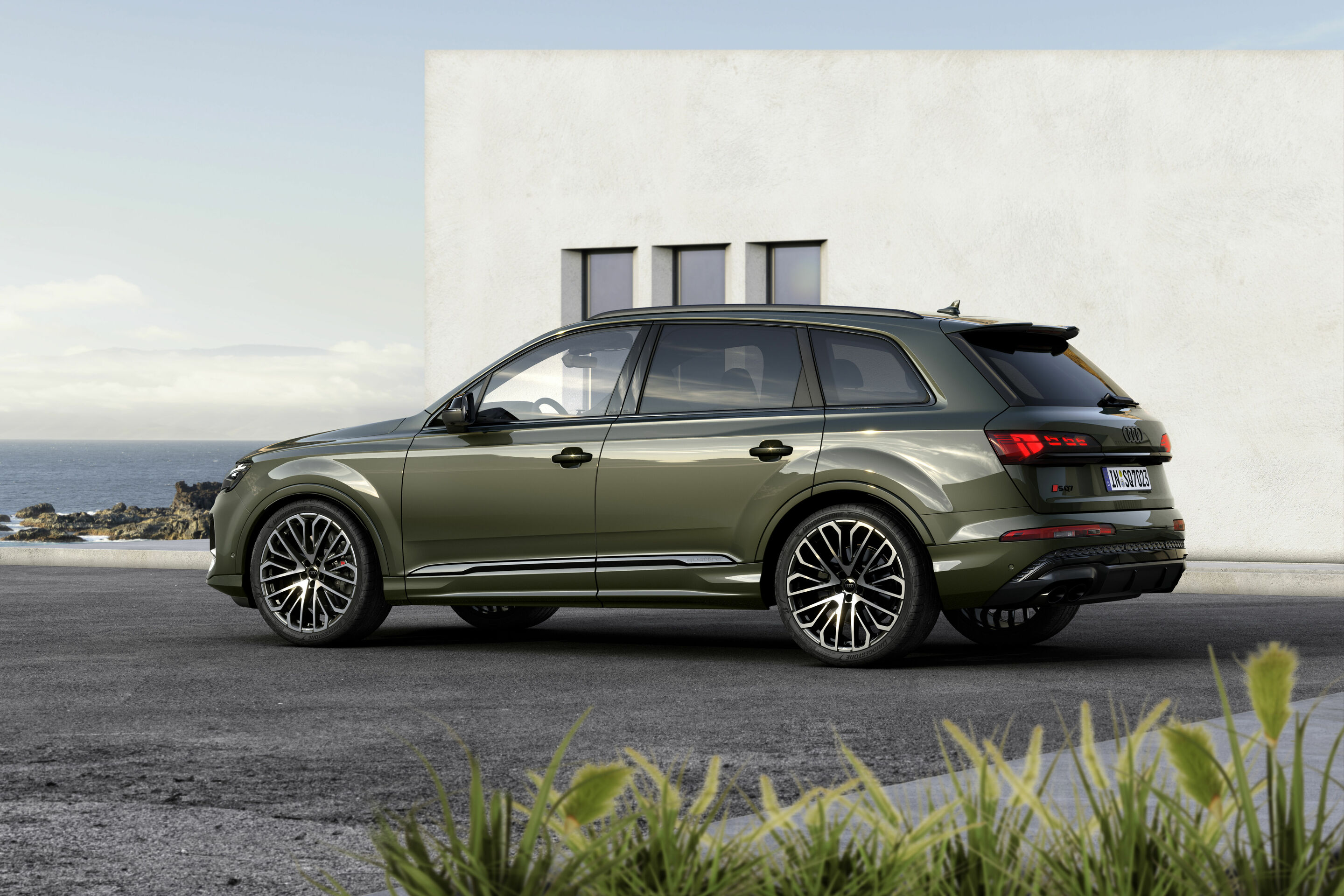 Audi SQ7 TFSI - Static photo, 
Colour: Oak green pearl effect