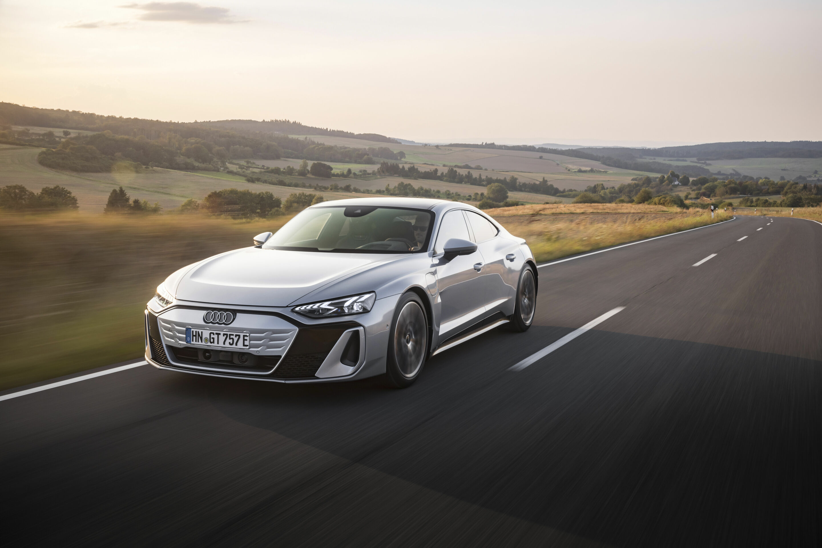 Audi S e-tron GT - Dynamic photo,
Colour: Florett silver metallic