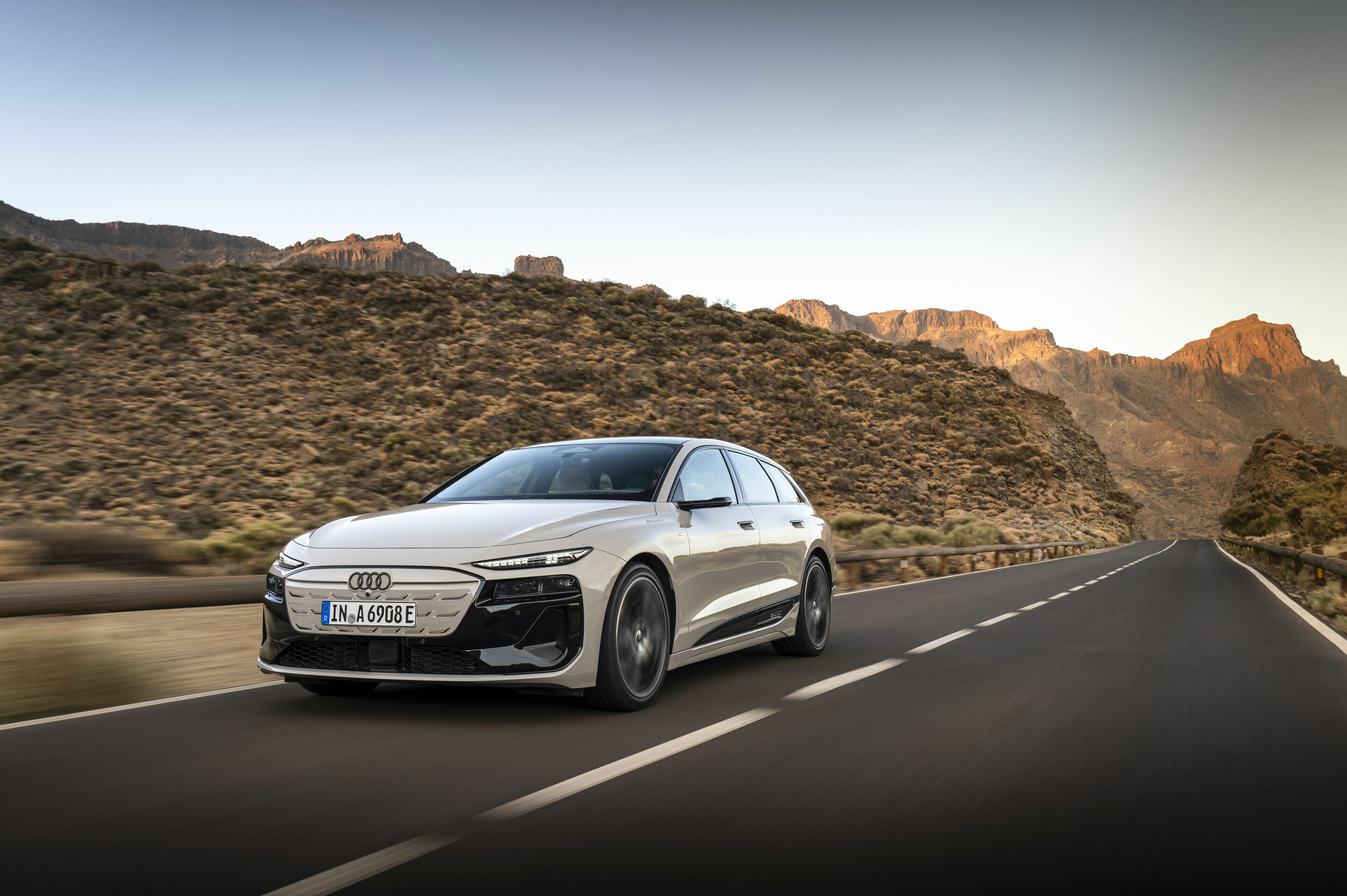 Audi A6 Avant e-tron - Standaufnahme,
Farbe: Siambeige Metallic