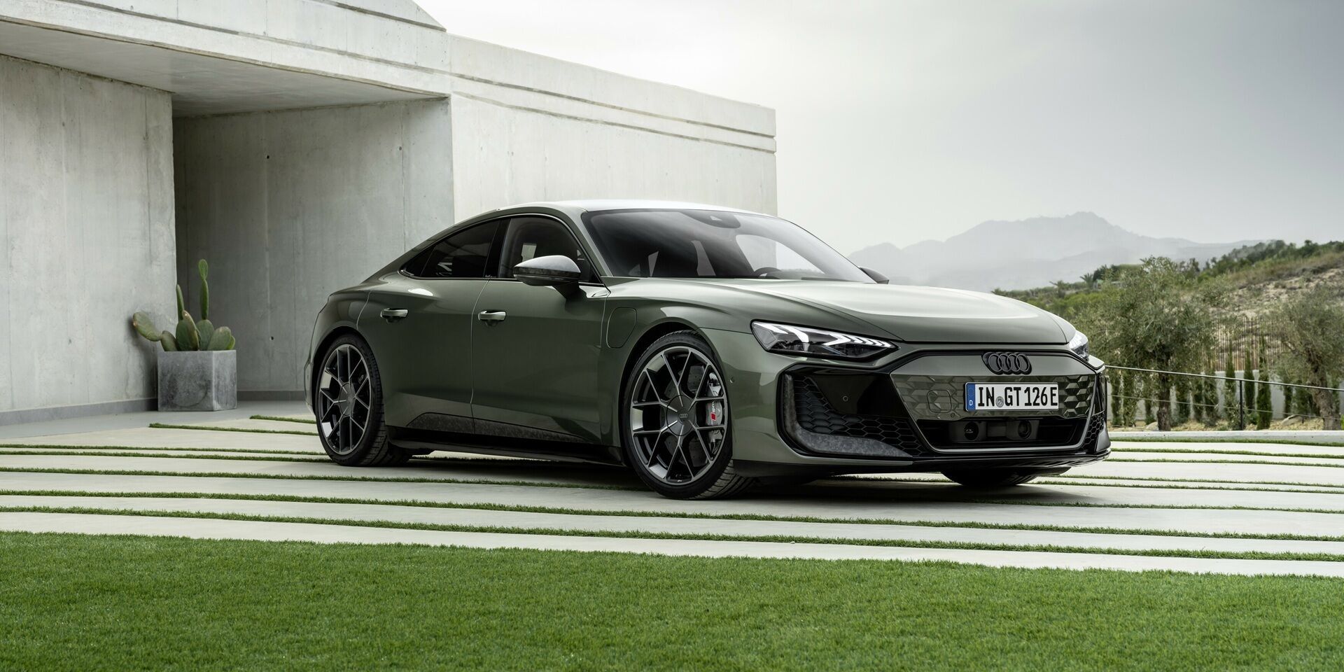 Audi RS e-tron GT performance - Static photo,
Colour: Bedford green metallic