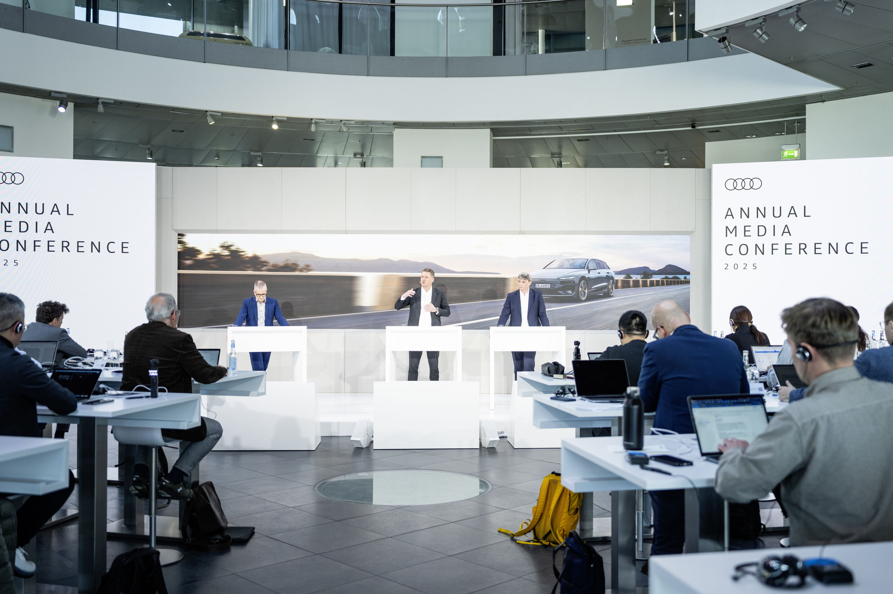 Annual Media Conference 2025 - CEO Gernot Döllner and CFO Jürgen Rittersberger present the figures from the 2024 financial year and provide insight into how the company is proceeding with its performance program and model initiative.