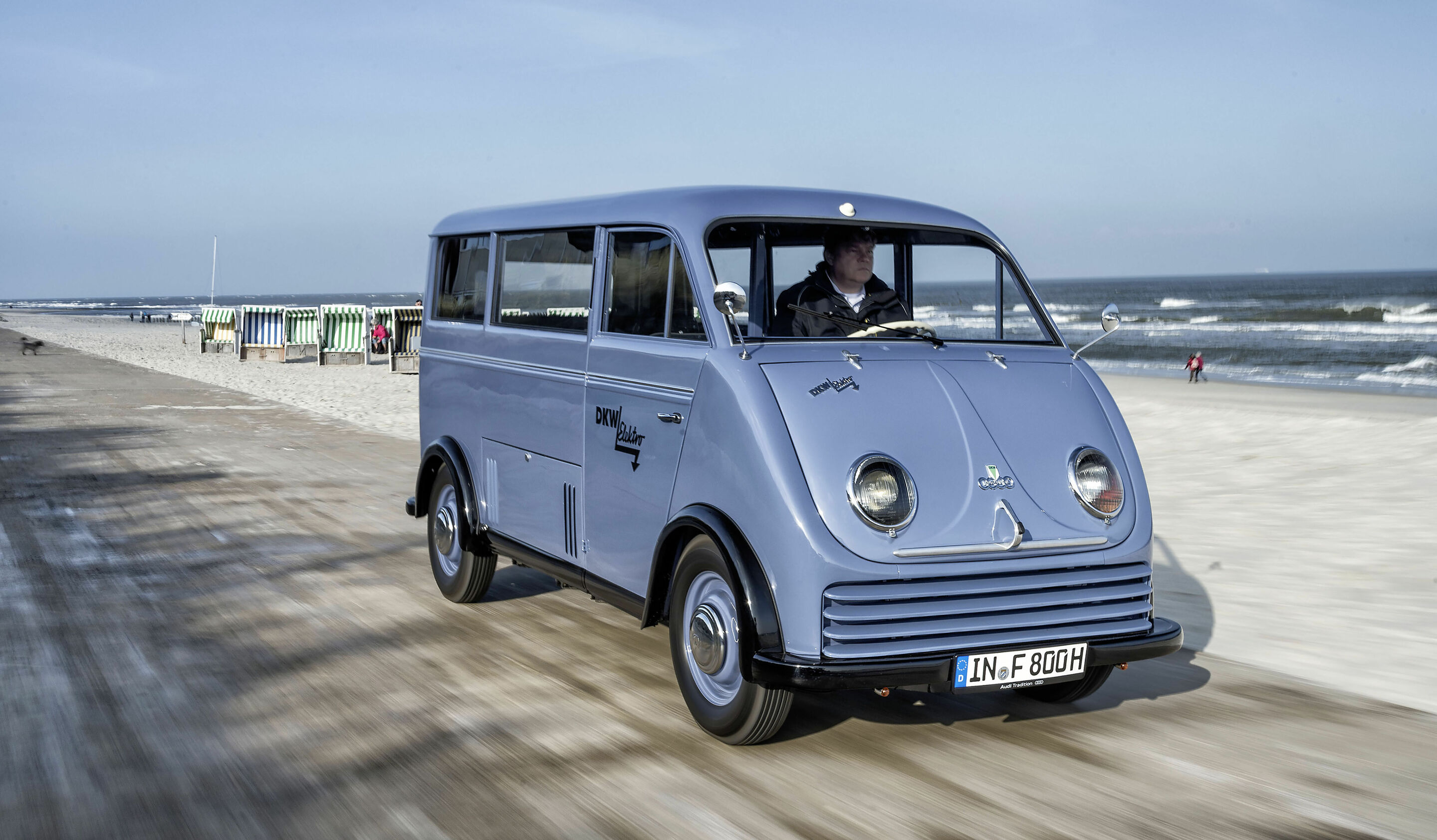 „DKW Elektro-Wagen“ zu Audi heimgekehrt - An der Strandpromenade auf Wangerooge gerne gesehen: Der DKW Elektro-Wagen.