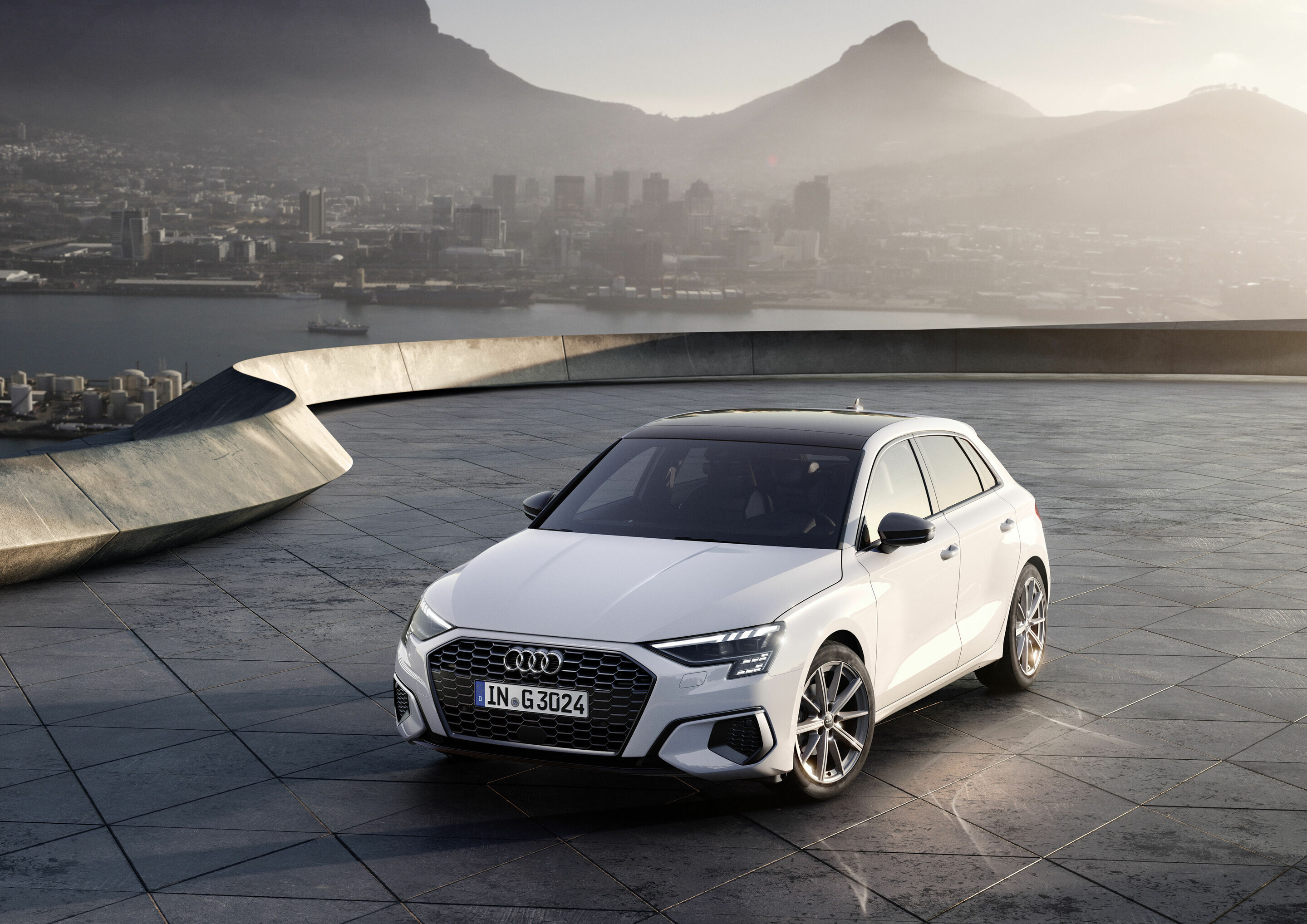 Audi A3 Sportback 30 g-tron - Standaufnahme
Farbe: Gletscherweiß
